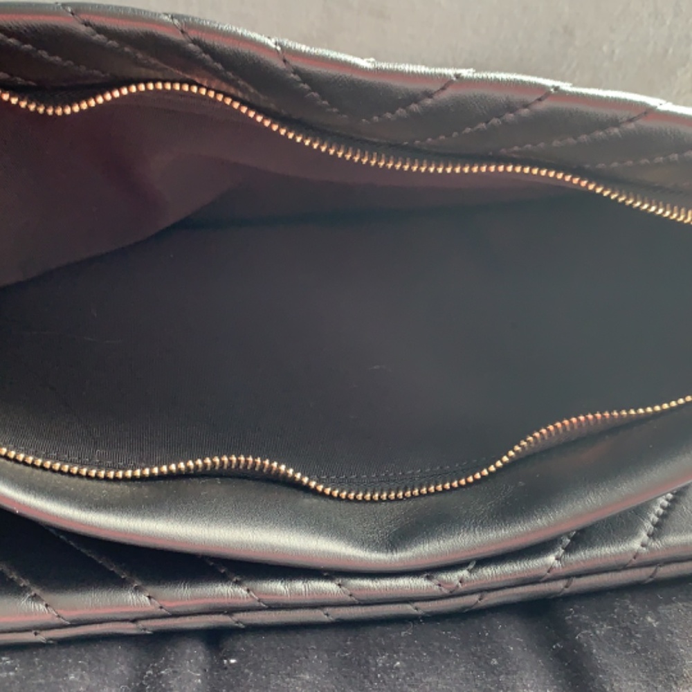 Chanel Chevon clutch - Picture 10 of 11